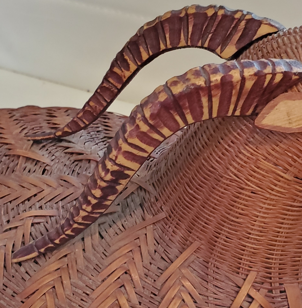 Vintage Handwoven Animal Basket - Picture 8 of 16